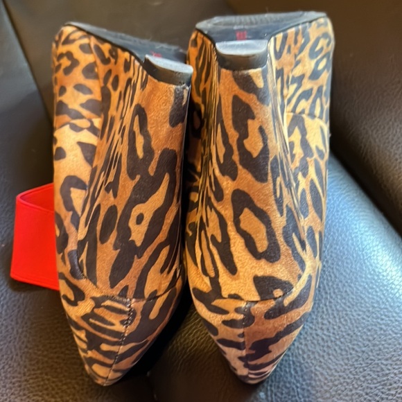 Leopard Wedges size 7 - Picture 3 of 3